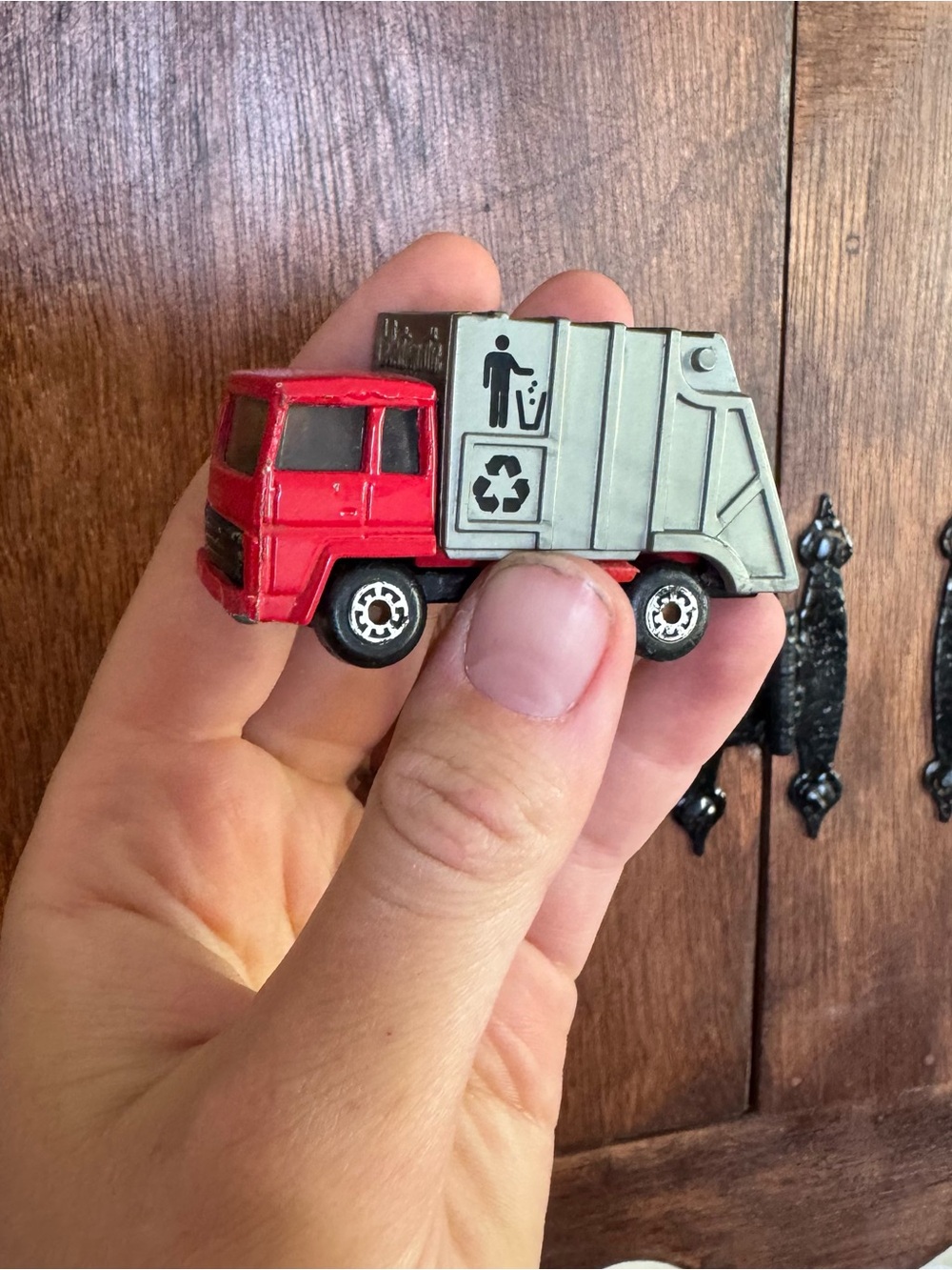 Vintage style Matchbox Superfast Refuse Trash compactor 1979 No 36 Red Gray